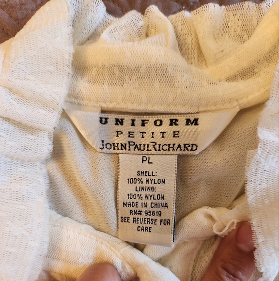 John Paul Richard EUC Stretch Lace Cream Button-up Top Petite Large - Picture 6 of 6
